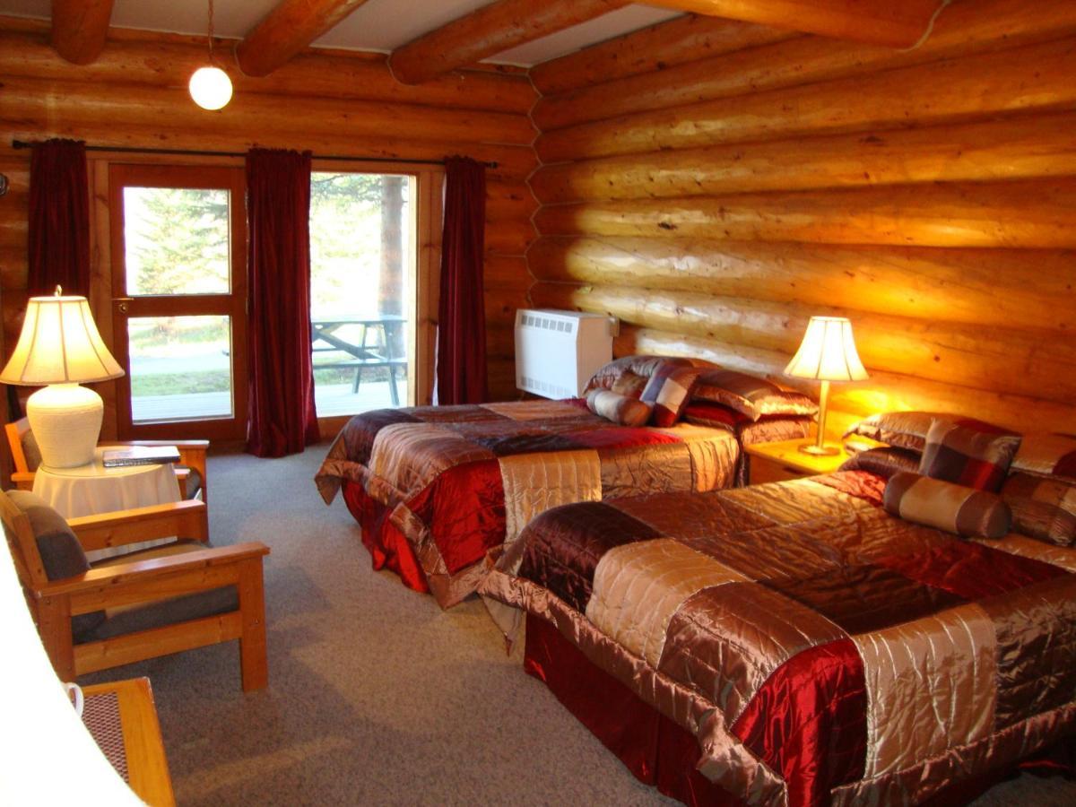 Helmcken Falls Lodge Cabin Rooms And Rv Park 克利尔沃特 外观 照片