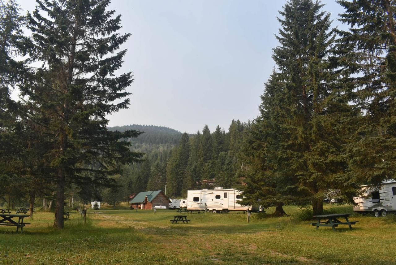 Helmcken Falls Lodge Cabin Rooms And Rv Park 克利尔沃特 外观 照片