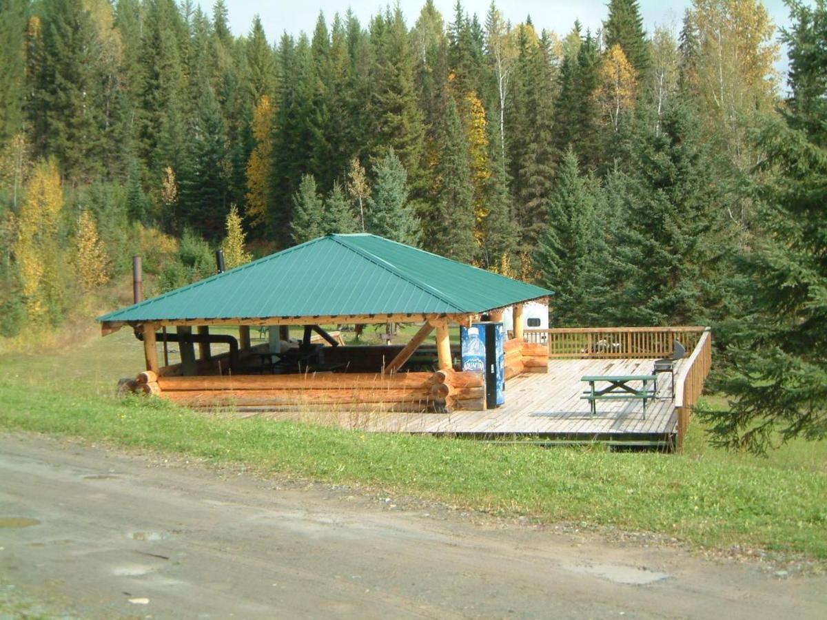 Helmcken Falls Lodge Cabin Rooms And Rv Park 克利尔沃特 外观 照片