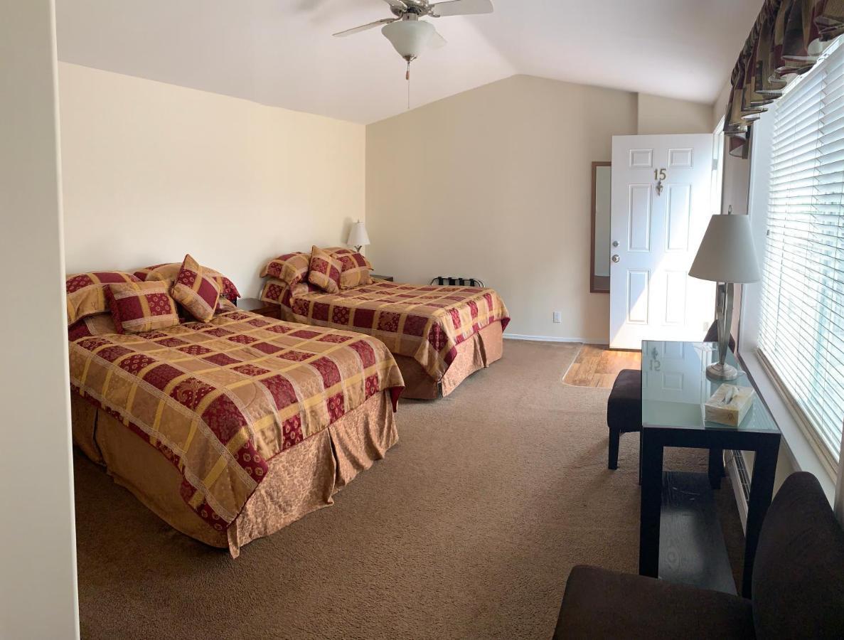 Helmcken Falls Lodge Cabin Rooms And Rv Park 克利尔沃特 外观 照片