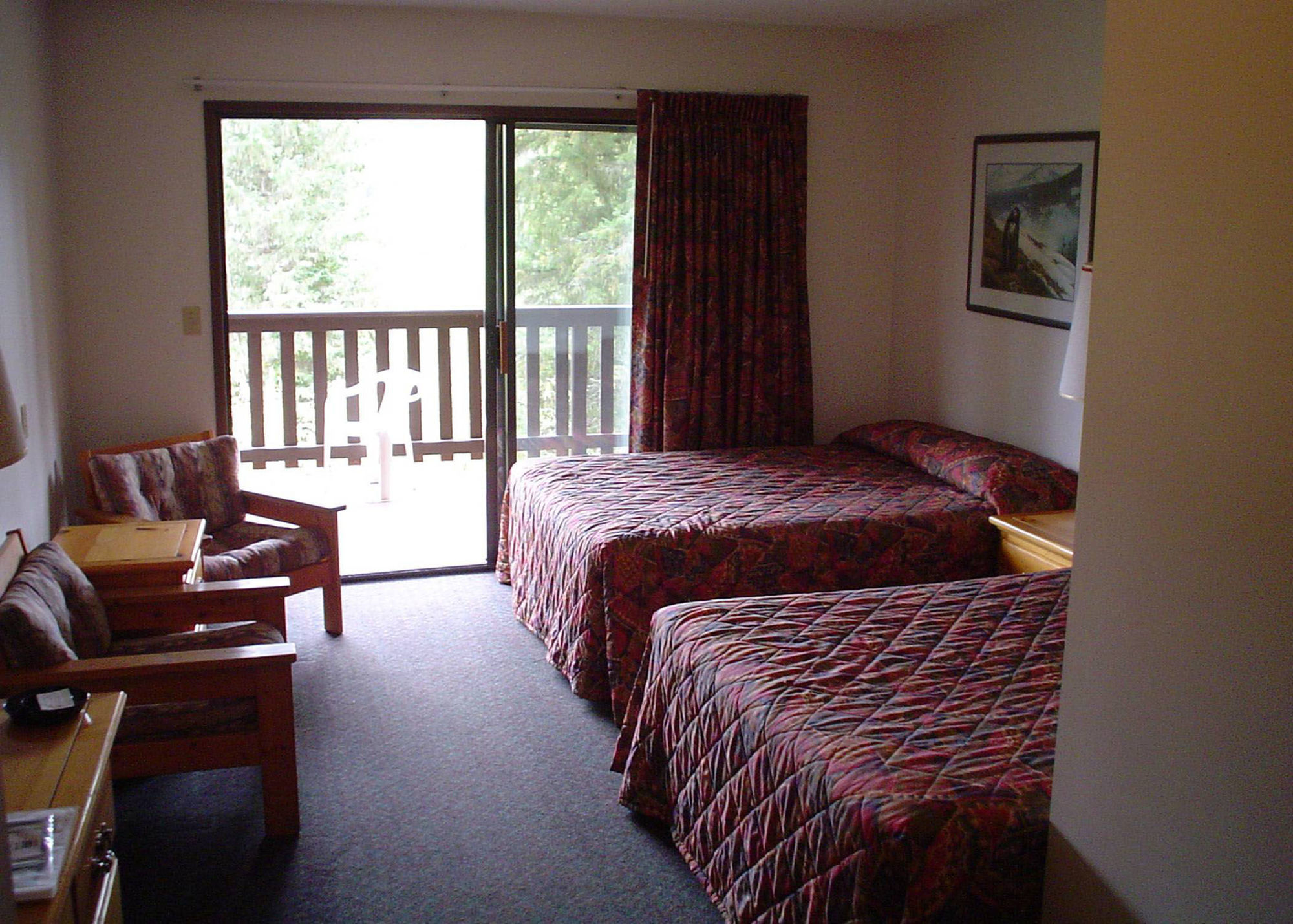 Helmcken Falls Lodge Cabin Rooms And Rv Park 克利尔沃特 外观 照片
