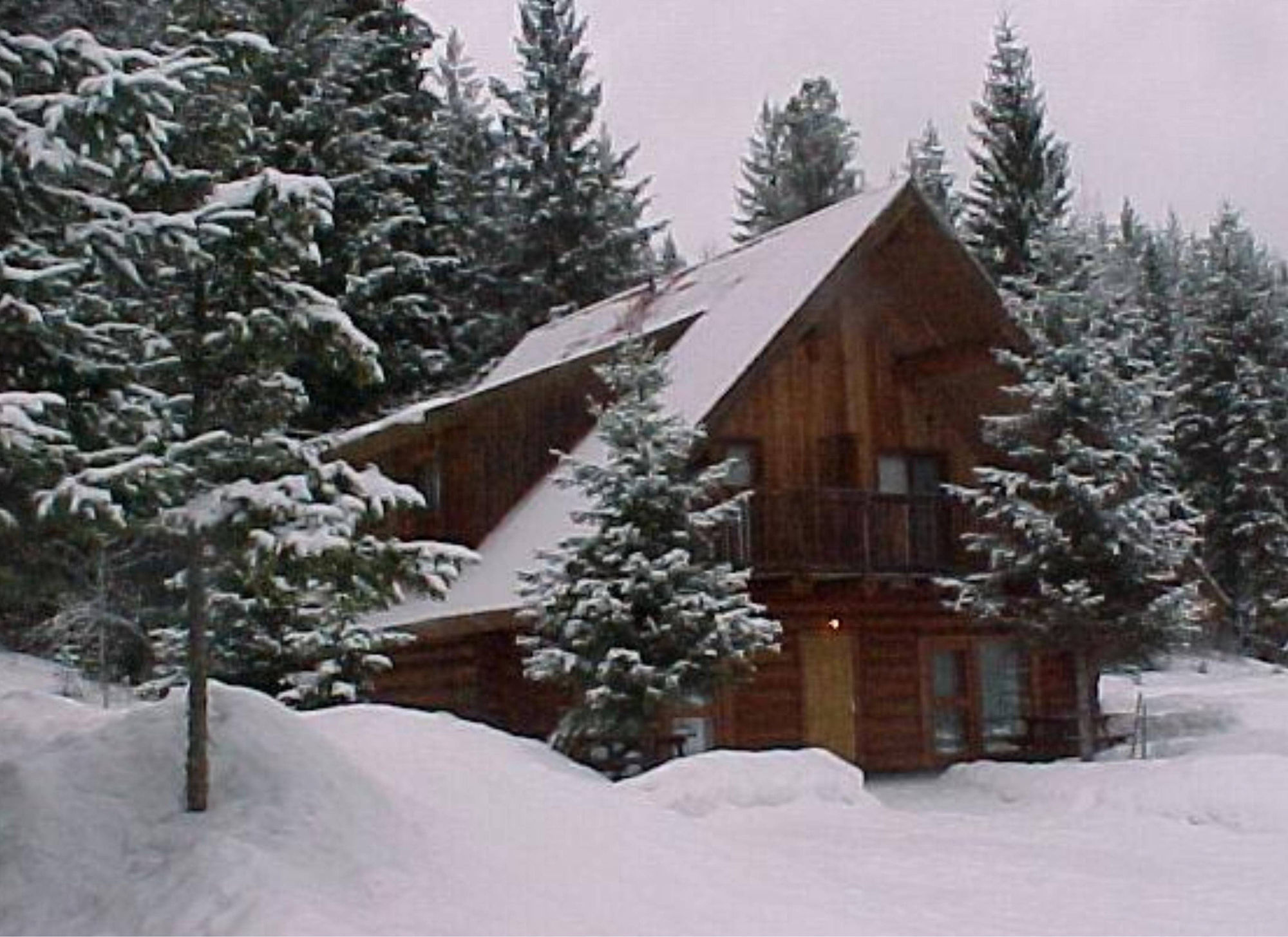 Helmcken Falls Lodge Cabin Rooms And Rv Park 克利尔沃特 外观 照片