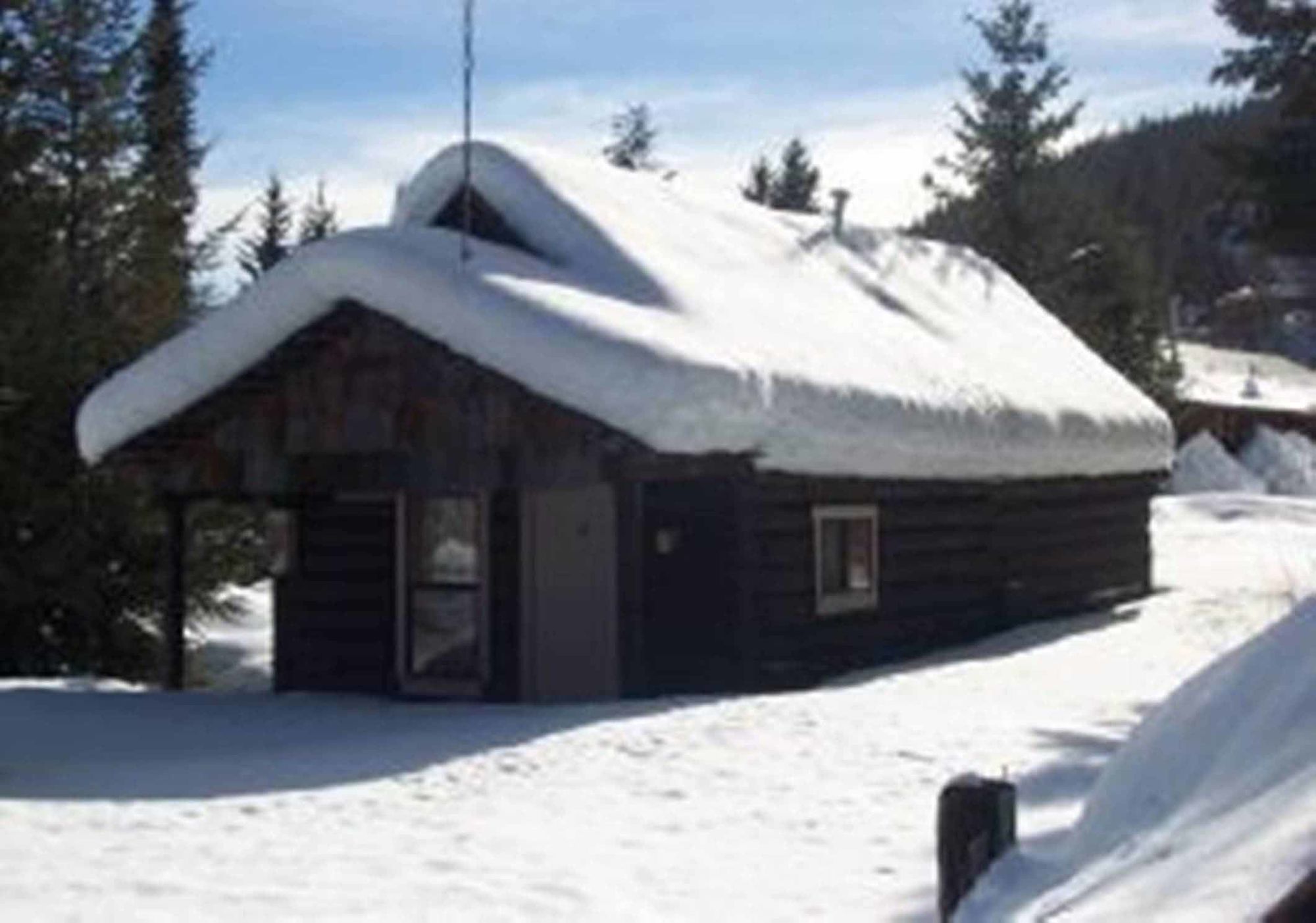 Helmcken Falls Lodge Cabin Rooms And Rv Park 克利尔沃特 外观 照片