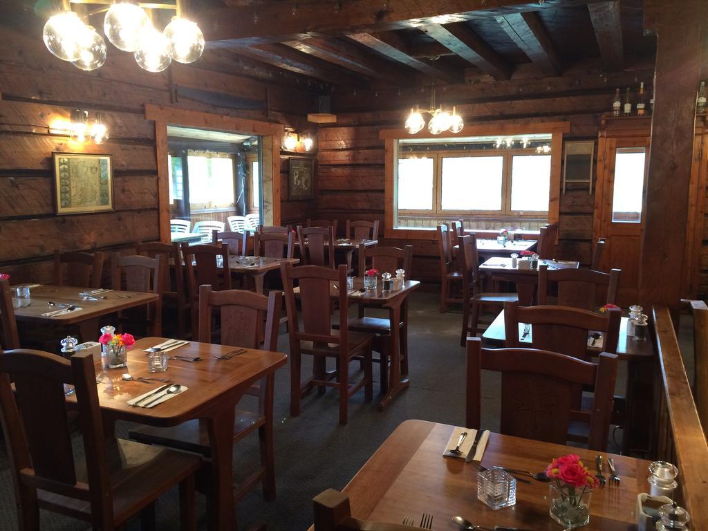 Helmcken Falls Lodge Cabin Rooms And Rv Park 克利尔沃特 外观 照片