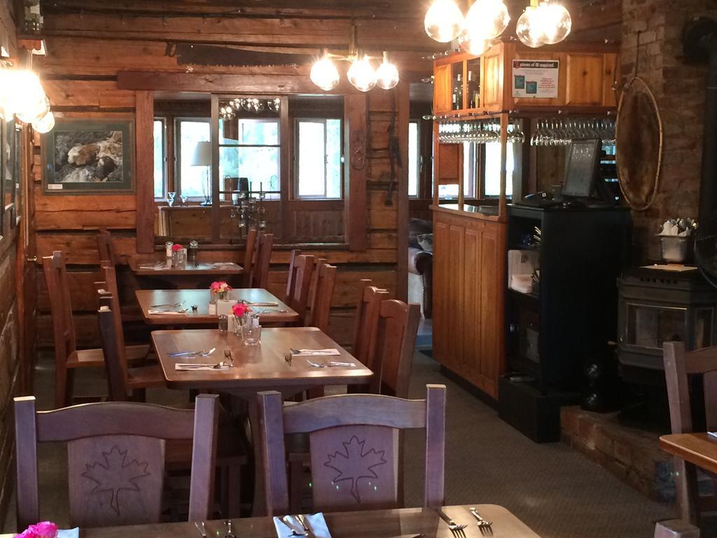 Helmcken Falls Lodge Cabin Rooms And Rv Park 克利尔沃特 外观 照片